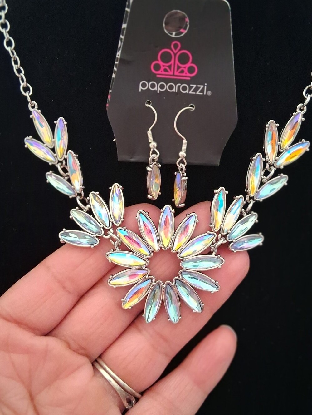 paparazzi Iridescent Marquise Floral Statement Necklace Set
